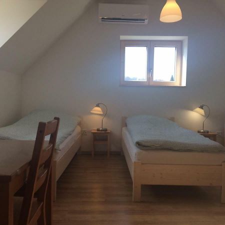 Vamosi Vendeghaz Apartment Nemesvamos ภายนอก รูปภาพ