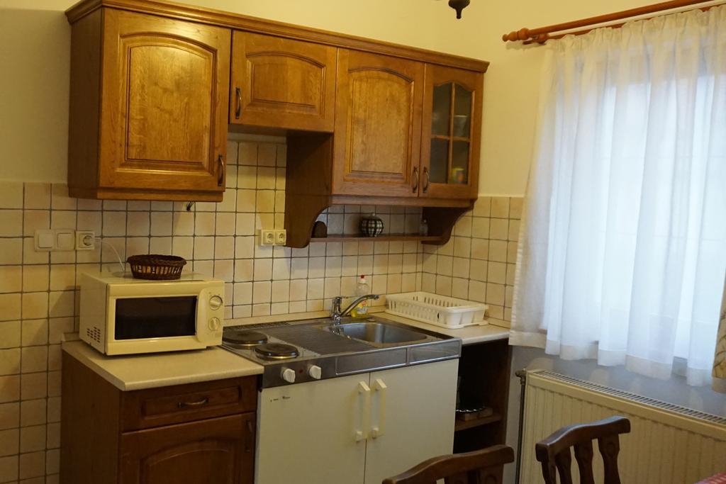 Vamosi Vendeghaz Apartment Nemesvamos ภายนอก รูปภาพ