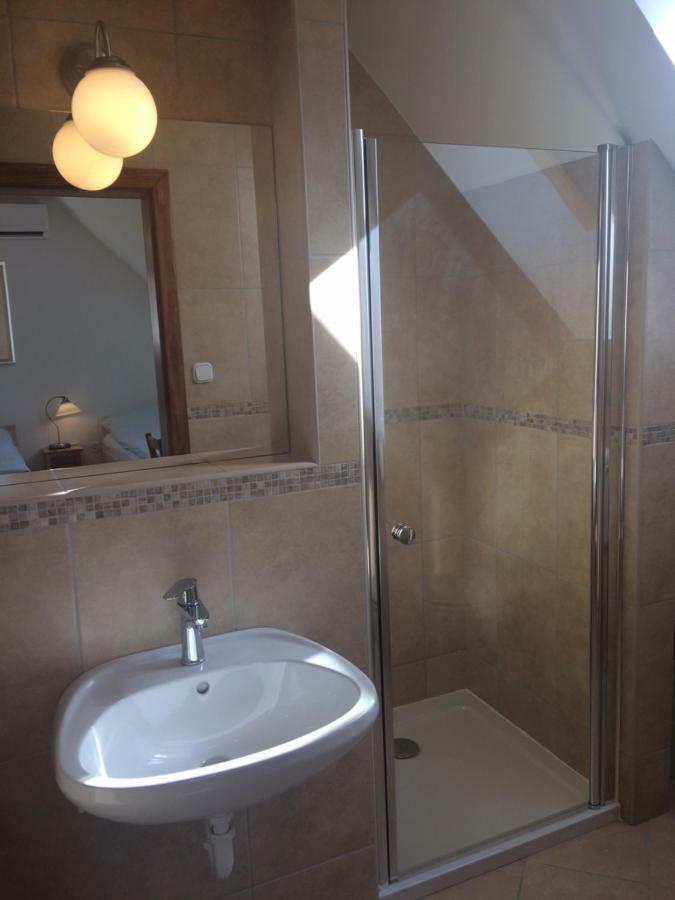 Vamosi Vendeghaz Apartment Nemesvamos ภายนอก รูปภาพ